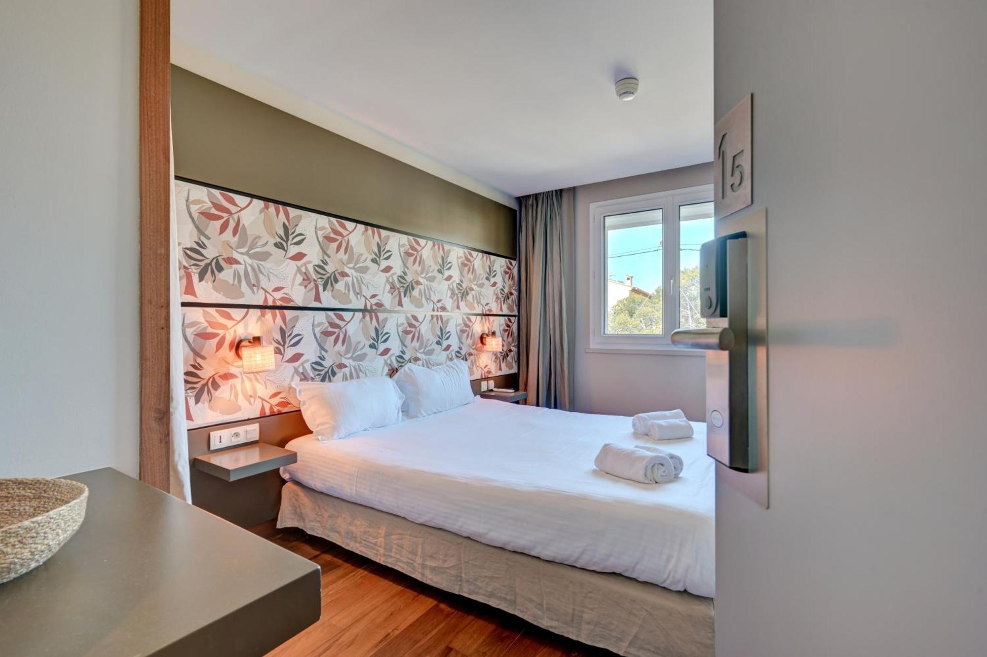 Bor Hotel 3*