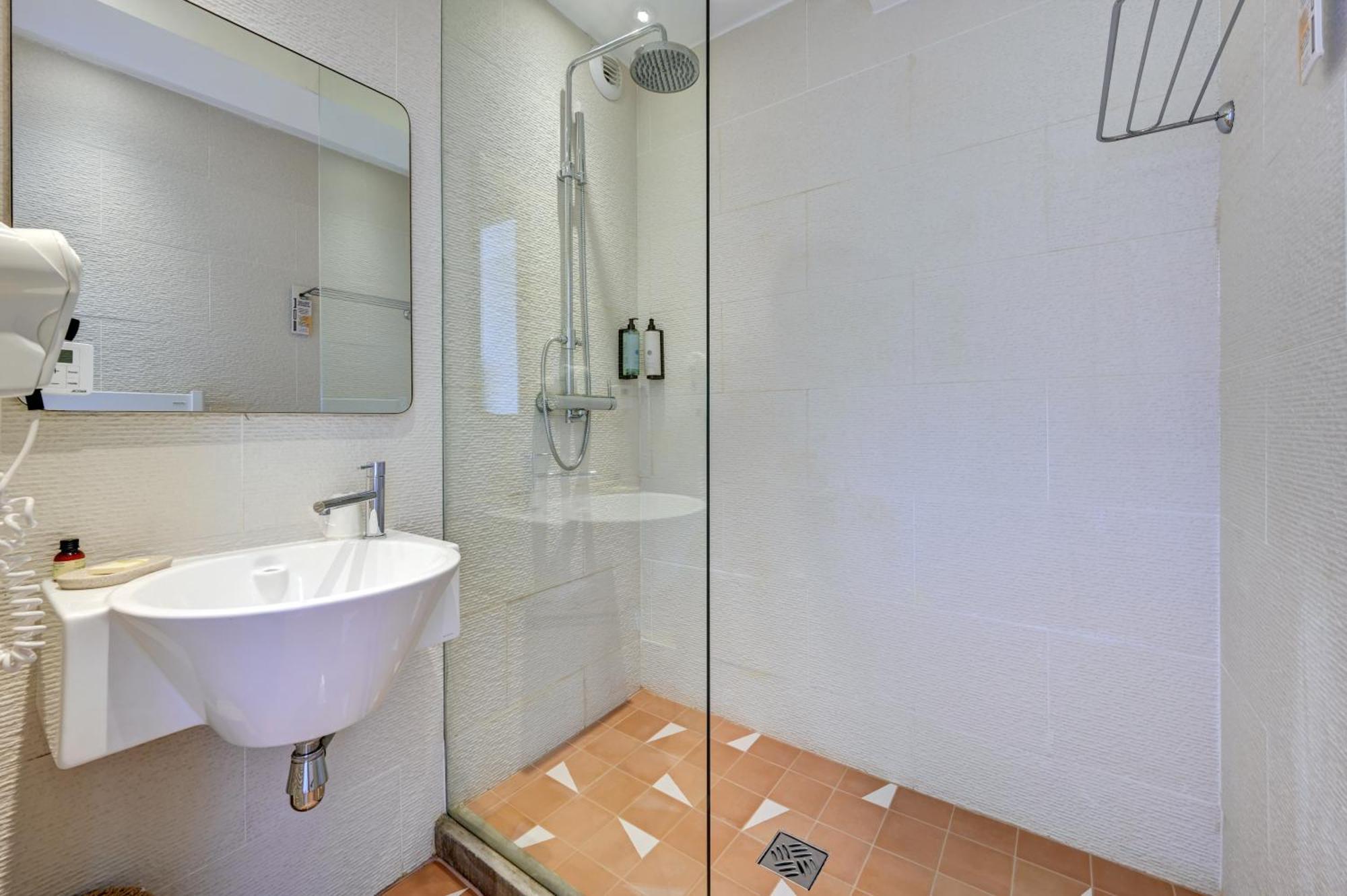 Le Bor Hotel 3*